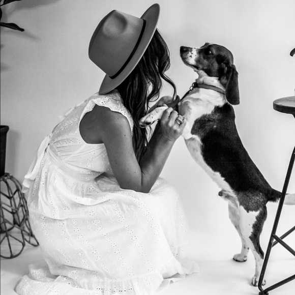 Meet your Posher, Laura - Picture 1 of 1